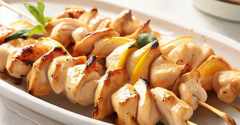 Brochettes de poulet marinées au citron