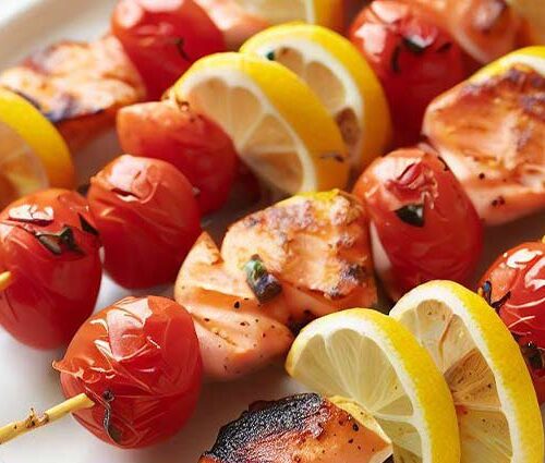 Brochettes de saumon au barbecue marinées au citron