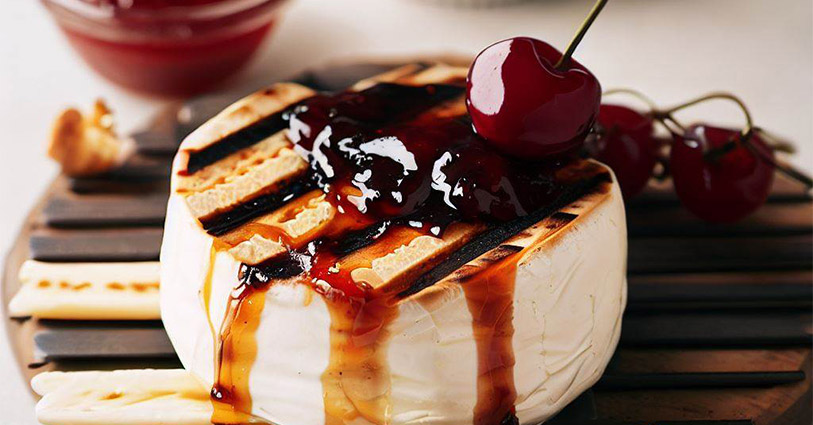 Camembert au barbecue et chutney de cerise