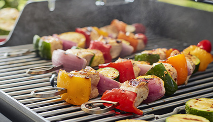 Brochettes de légumes au barbecue 