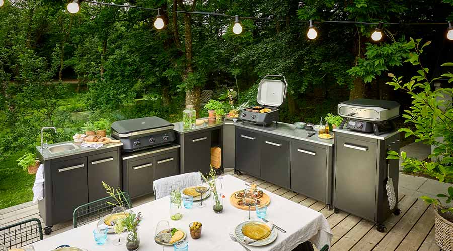 Aménager un coin barbecue fleuri et convivial dans son jardin pour l’été