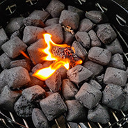 TOP 3 : Meilleures Briquettes Charbon de Bois pour BBQ 2022 