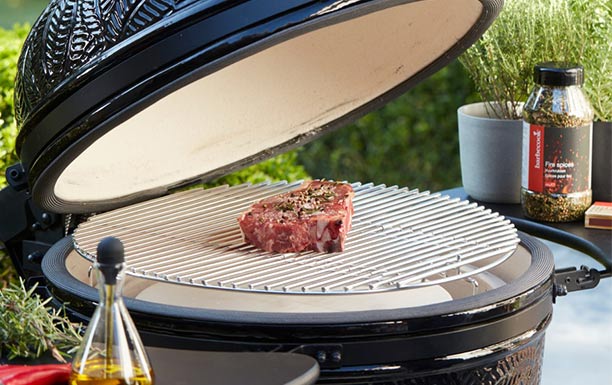 Cuisson sur le kamado 1.0 XL Kamal Barbecook