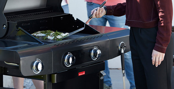 Barbecue gaz Siesta 210 Graphite Barbecook en utilisation