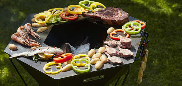 Cuissons sur le brasero plancha Barbecook Rila