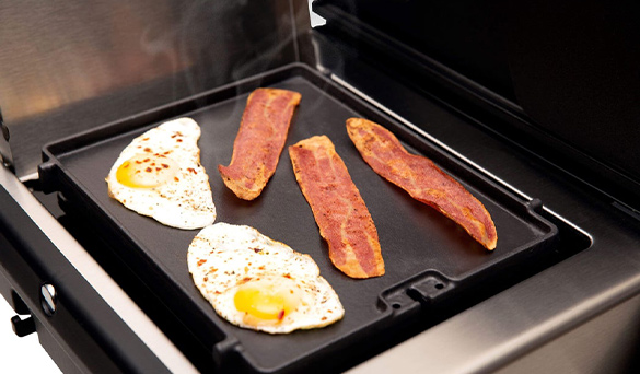 Cuisson sur la plancha pour réchaud latéral Broil King