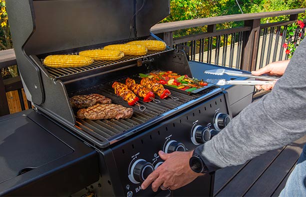 Surface de cuisson du barbecue gaz Broil King Baron 490 Shadow IRX