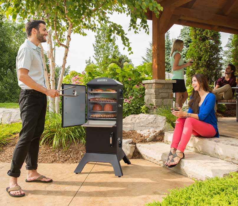 Fumoir à charbon vertical Smoke Broil King