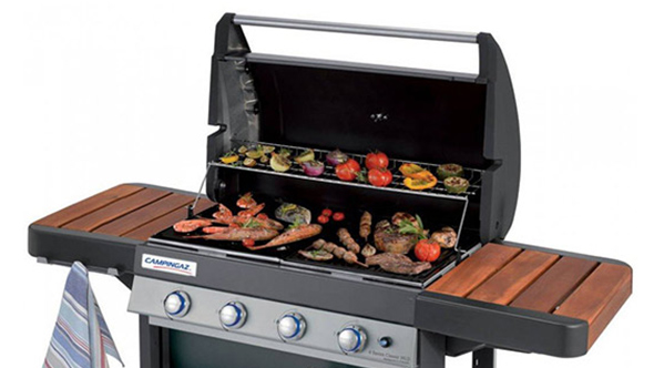 Cuisson de légumes et viandes sur le barbecue 4 Series Classic WLD Campingaz