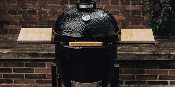 Banni&egrave;re barbecue kamado Kamado Joe, The Bastard, Monolith et Grill Guru