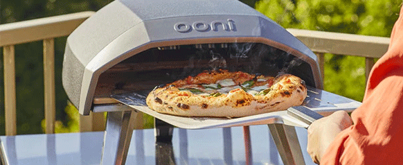 Faut-il acheter un four à pizza Ooni Karu 16 pour les amateurs de « vraies  » pizzas au feu de bois ?