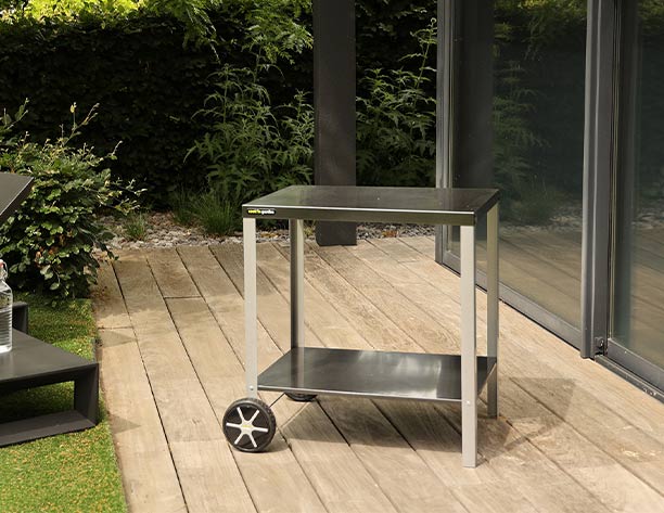 Desserte Media 70 Cook’in Garden sur une terrasse en bois