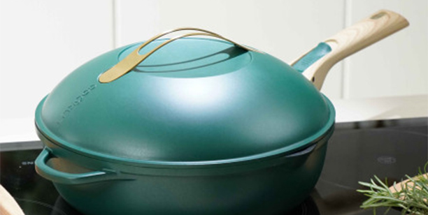 Poêle 8-en-1 La Fabuleuse Canopée 24 cm Cookut dans une cuisine