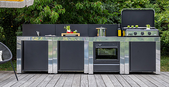 Cuisine extérieure modulable avec Modulo ENO en acier noir et inox marin