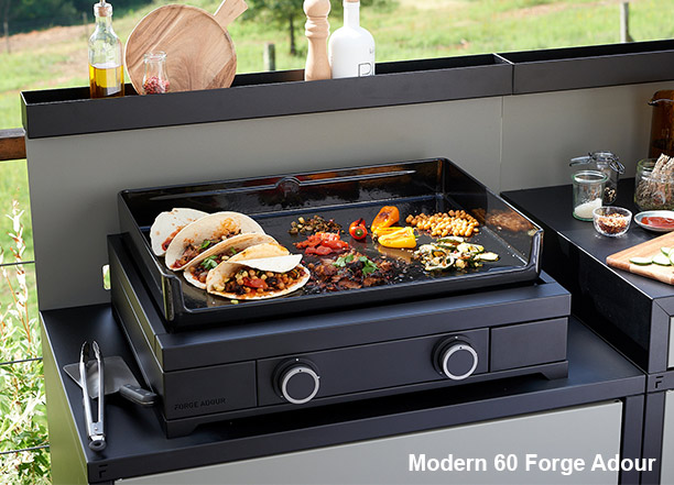 Cuisson sur une plancha Modern 60 noir Forge Adour