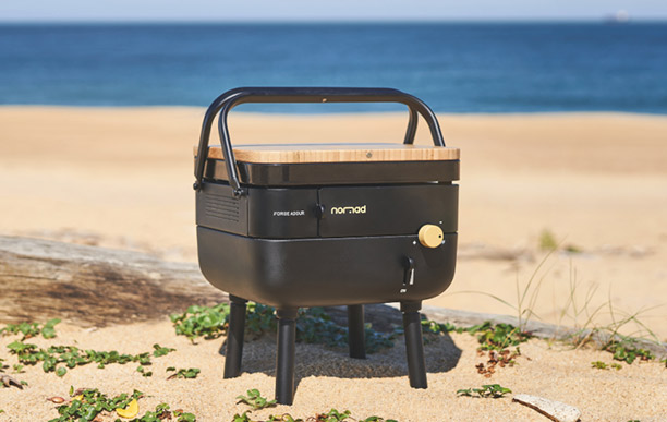 Plancha gaz Nomad Forge Adour sur une plage