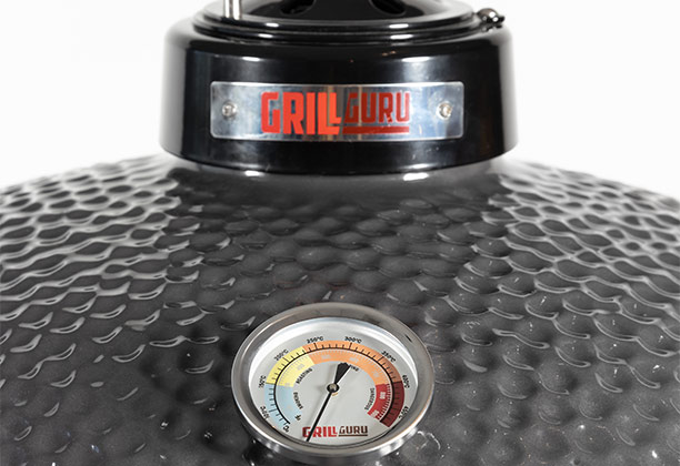 Thermomètre intégré sur le couvercle du barbecue kamado Original L Grill Guru