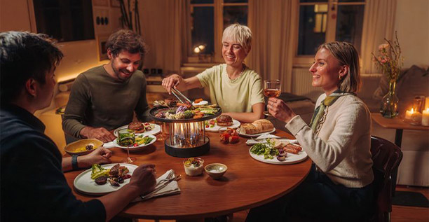 Famille utilisant en intérieur le Circle 35 Höfats