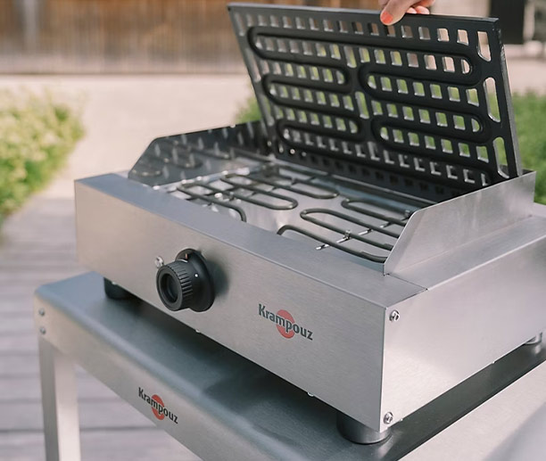 Zoom sur la grille de cuisson et de la résistance du barbecue électrique Krampouz Mythik