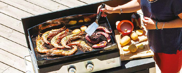 Cuisson à la plancha avec la spatule courte Le Marquier