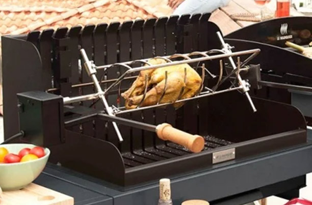 kit de rôtisserie inclus avec le barbecue Mendy 54*32 Le Marquier