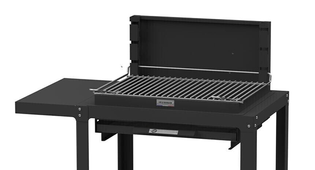 Zoom sur le barbecue charbon Montory en acier noir Le Marquier