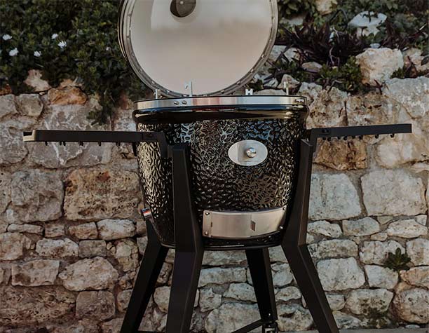 barbecue kamado Two.55 avec chariot couvercle ouvert
