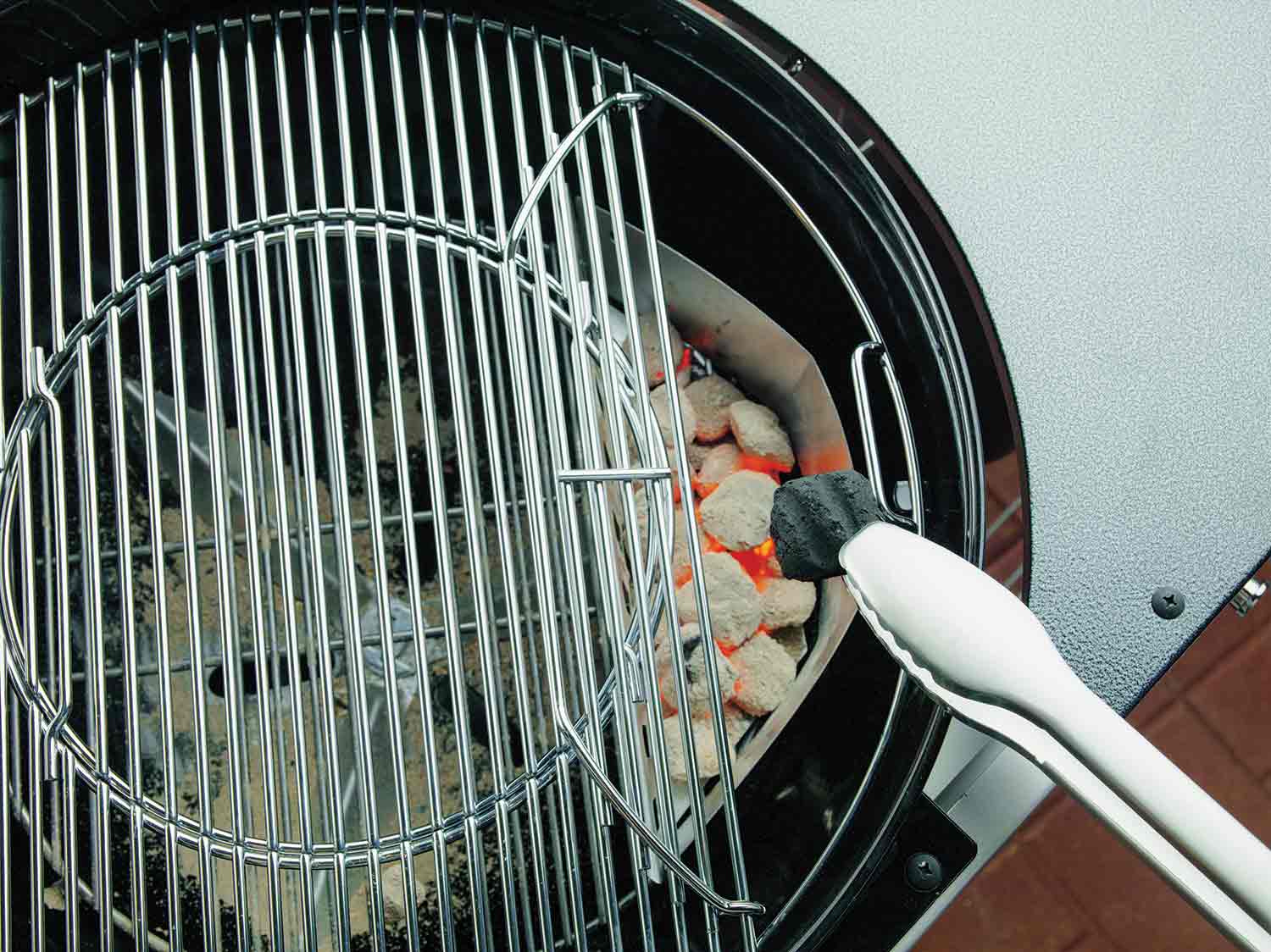 performer deluxe grille noir weber