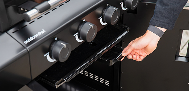 Accès au bac à graisses du barbecue gaz Heat-C 435 RB Outdoorchef