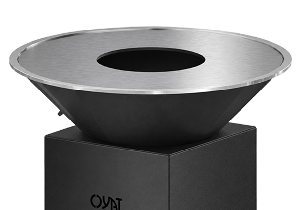 Zoom sur la plaque de cuisson en acier carbone et inox du brasero Origine 98 noir Oyat
