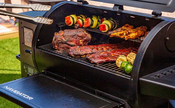 Cuisson sur le Pit Boss Navigator 850
