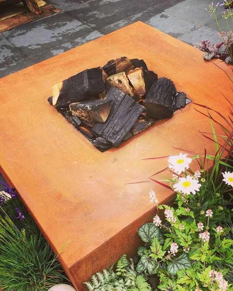 Brasero en acier corten carre table de feu