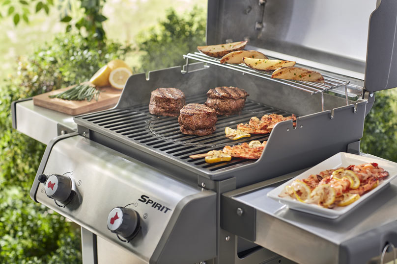 grille gourmet en fonte pour Spirit 200 boutons façade Weber