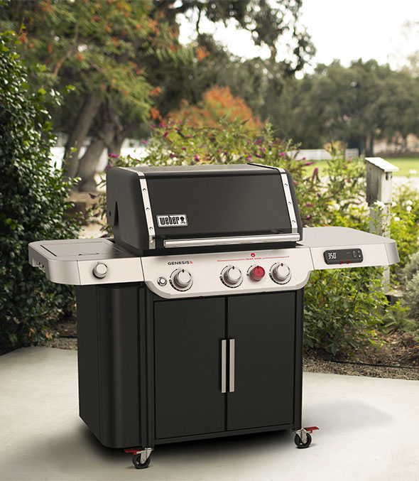 Barbecue gaz Weber Genesis EX-335 sur terrasse