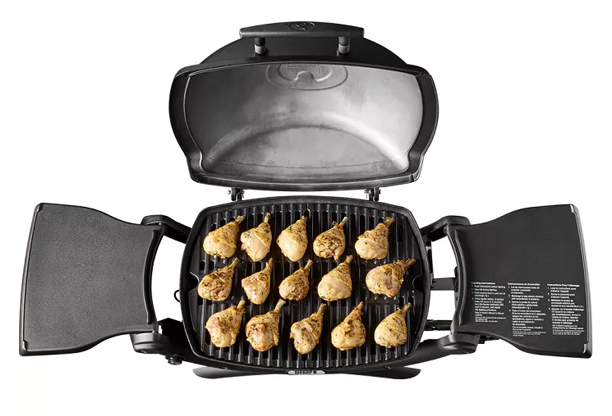 Souris d'agneau sur le barbecue Q1200 gaz Weber